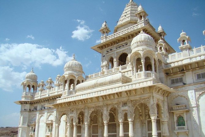 3 Days Guided Jodhpur & Udaipur Tour From Jaipur With Hotels - Hotels Included for Two Nights: Comfort Level You Can Choose