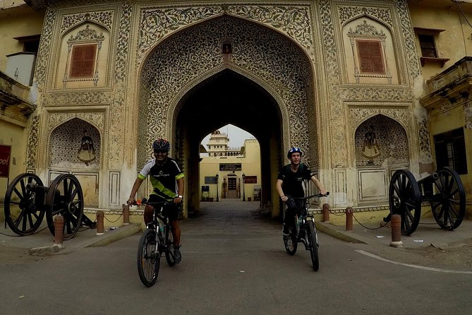3-Hour Morning Bike Tour of Jaipur - Bikes, tandems, and e-rickshaw backups for non-pedalers