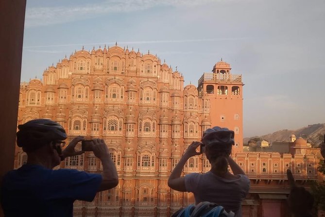 3-Hour Morning Bike Tour of Jaipur - City Palace views when traffic is low and entrances are quieter