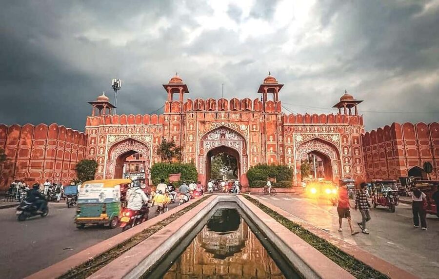 5 days Delhi Agra Jaipur private tour with Tiger safari - Agra Day 3: Taj Mahal early, then Agra Fort and markets