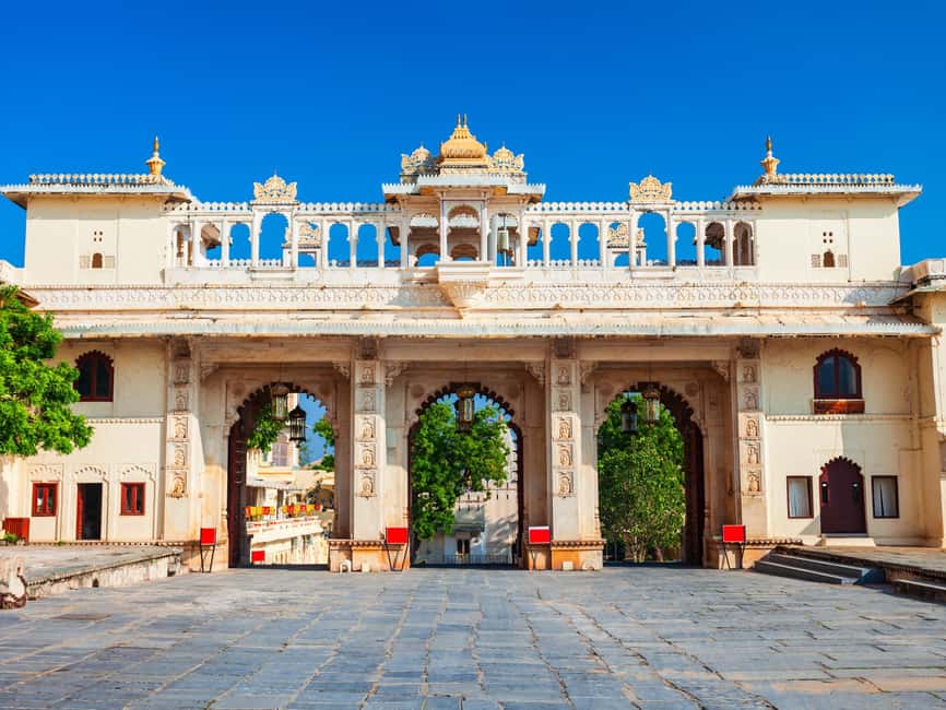 7-Day Golden Triangle Jodhpur Udaipur Tour from Delhi - Jaipur Day 3: Amer Fort, Jantar Mantar, and City Palace Views