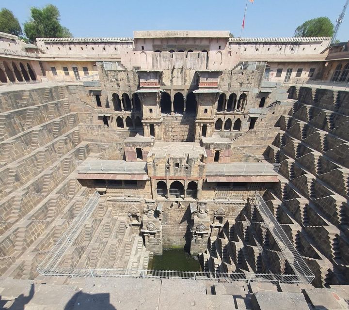 Agra to/from Jaipur with Chandboari Stepwell & Sikri Visits - Skip-the-line tickets and two-guide setup: why it saves you energy