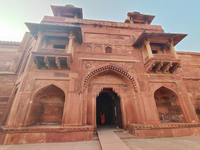 Agra to/from Jaipur with Chandboari Stepwell & Sikri Visits - The private car ride: comfort, luggage, and real timing