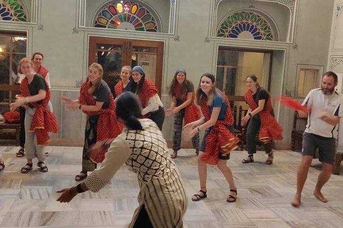 Bollywood Dance Class - Groove and shake on Hindi Movie hits ! - Bollywood Dance Class in Downtown Jaipur: what makes it fun