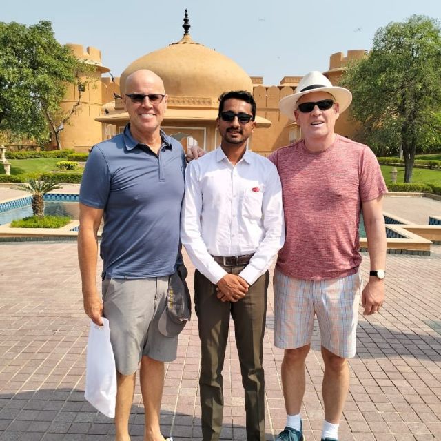 Book Govt. Approved Tour Guide for Jaipur City Tour - Jantar Mantar and the old Pink City vibe