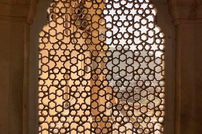Book Private Full Day Jaipur City Tour - Hawa Mahal: wind and women’s chambers in red and pink sandstone