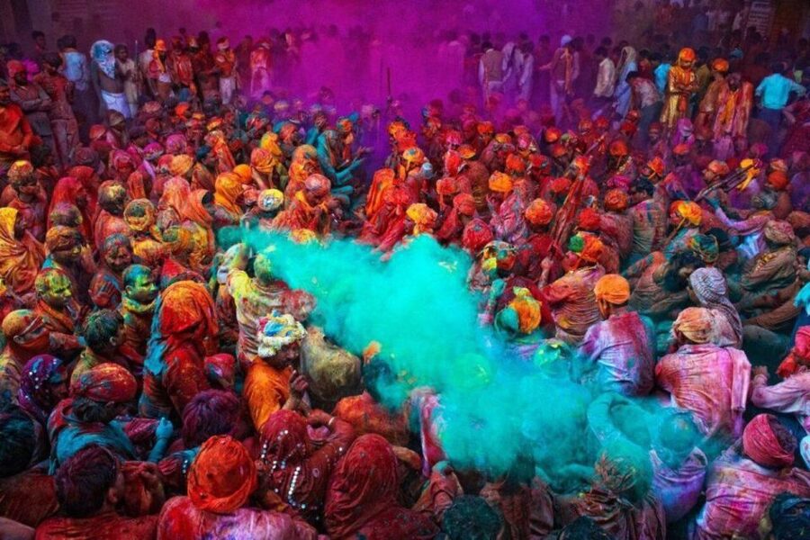 Celebrate Holi with Locals in Jaipur - How the color powder moment plays out