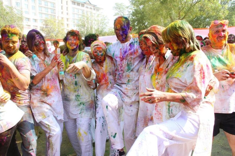 Celebrate Holi with Locals in Jaipur - Pickup, AC comfort, and timing for a 5-hour festival block