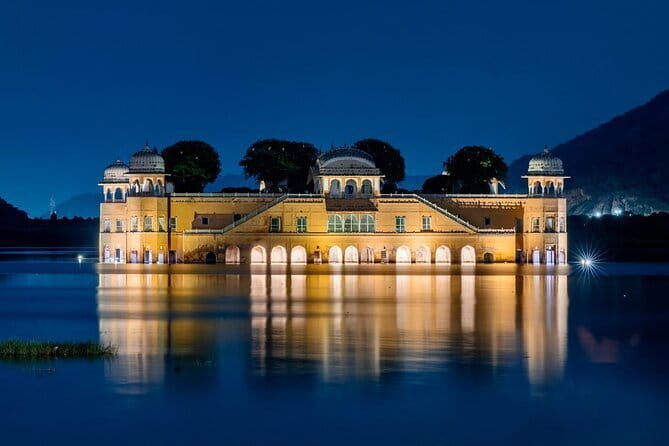 Enchanting Jaipur: Private Evening Tour of the Pink City - Jal Mahal on Man Sagar Lake: calm architecture in low light