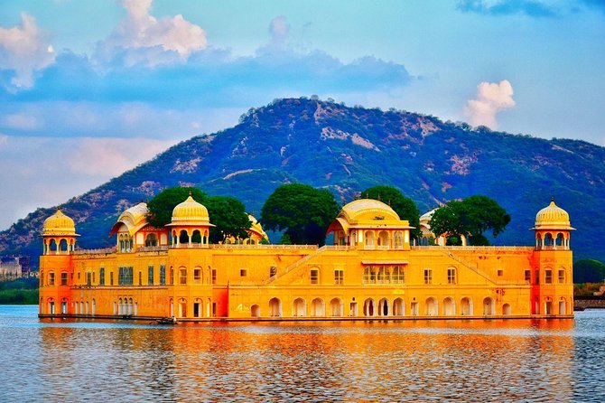 Exclusive 1-day Jaipur tour with High End SUV - Jal Mahal on Man Sagar Lake: A Short Break With Free Admission
