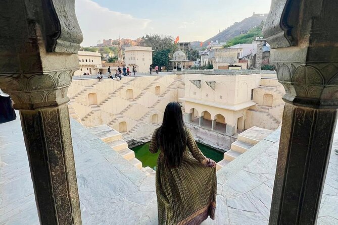 Explore Full Day Jaipur Guided Tour by Car with Guide - The opening palace stop: a big start with a free ticket window