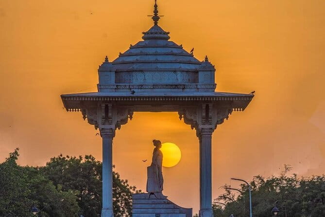Explore Jaipur at Night with Patrika Gate - Pink City Lanes After Dark: Where the Night Loop Starts
