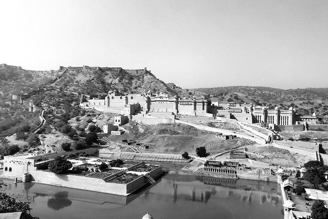 Explore Jaipur on a Motorbike - A Unique Experience - Stop 3: City Palace, where power shows in the layout
