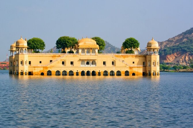 Explore Taj Mahal & Sacred Mathura–Vrindavan Tour From Jaipur - Taj Mahal plus Mathura-Vrindavan, the classic finale with a spiritual pivot