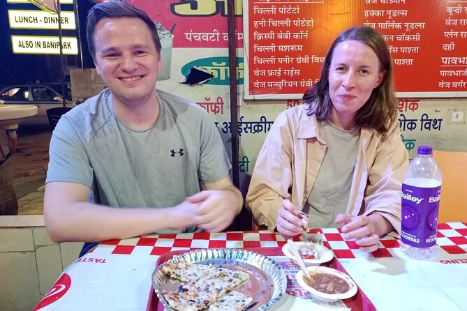 Feast on the Streets: Best Jaipur Food Tour - Stop 2: Govind Devji Temple stop, where food stories and city feel connect