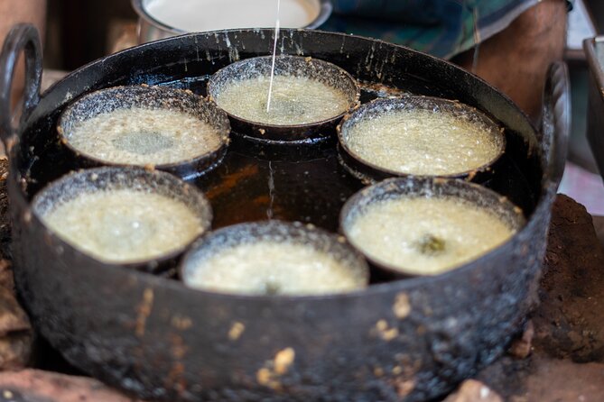 Food Walking Tour in Jaipur - Stop 1: Golcha Cinema Samosas, Namkeen, Chai, and a 300-Year-Old Temple Pause (1 Hour)
