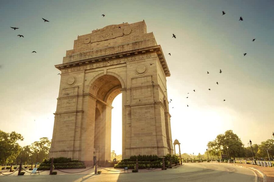 From Delhi: 3-Day Golden Triangle Tour with Agra and Jaipur - Guides, language options, and what really affects your day