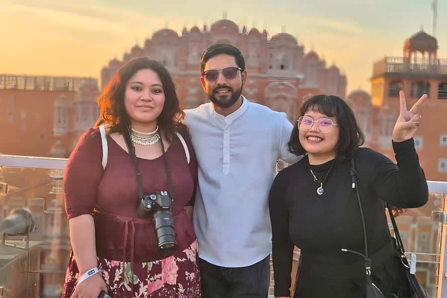 From Delhi: Jaipur Sightseeing Day Tour with Hotel Pickup - City Palace, Mughal and Rajput in the same complex