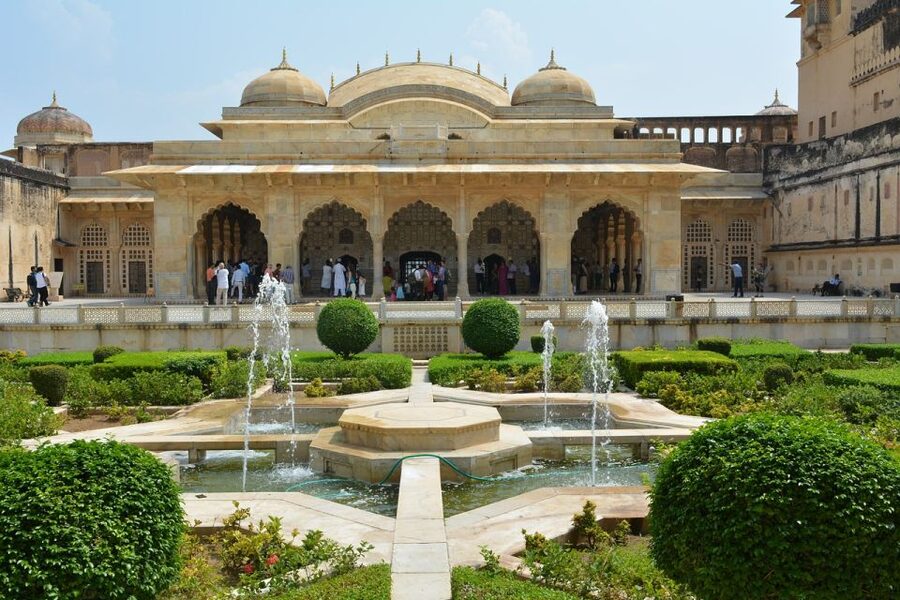 From Delhi: Private Jaipur & Amber Fort Guided Tour by Car - A Long Morning Drive That Pays Off in Jaipur Color
