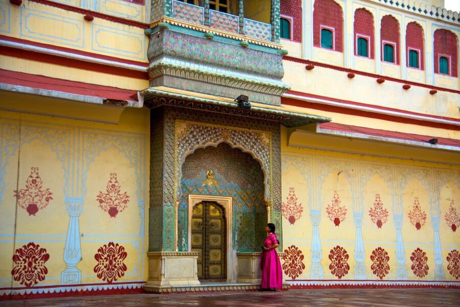 From Delhi: Private Jaipur & Amber Fort Guided Tour by Car - Hawa Mahal: Latticed Windows, Breeze Logic, and the Pink City Finish