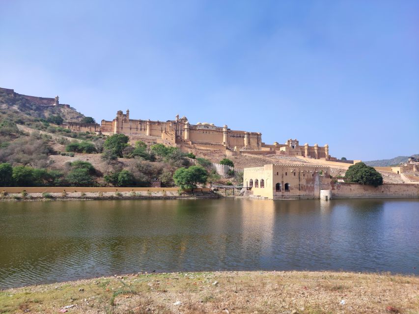 From Delhi: Private Jaipur & Amber Fort Guided Tour by Car - Amber Fort: Rajputana Architecture and Big Views on a Hill