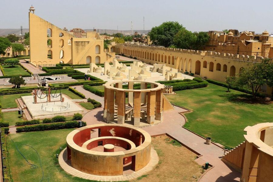 From Jaipur: Half-Day City Tour with Guide - Hawa Mahal’s Window Maze: Why Royal Women Watched the Streets