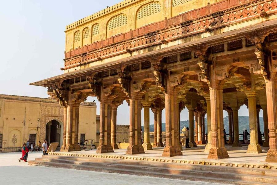From Jaipur: Private Amber Fort, Jal Mahal and More Car Tour - Hawa Mahal: The Lattice Facade You Finally See Clearly