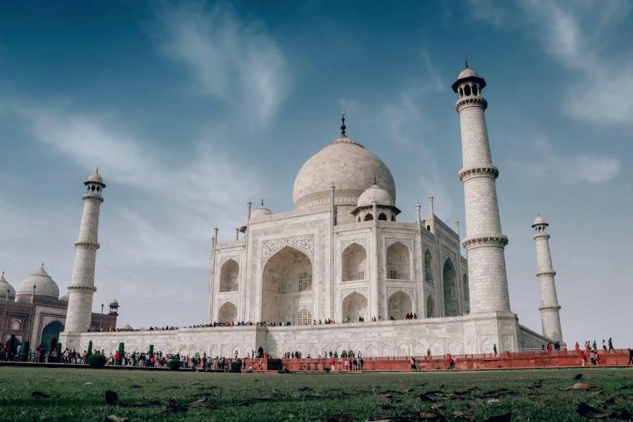 From Jaipur: Private Taj Mahal Sunrise & Agra Fort Tour - What kind of guide you’re likely to get, and why it matters