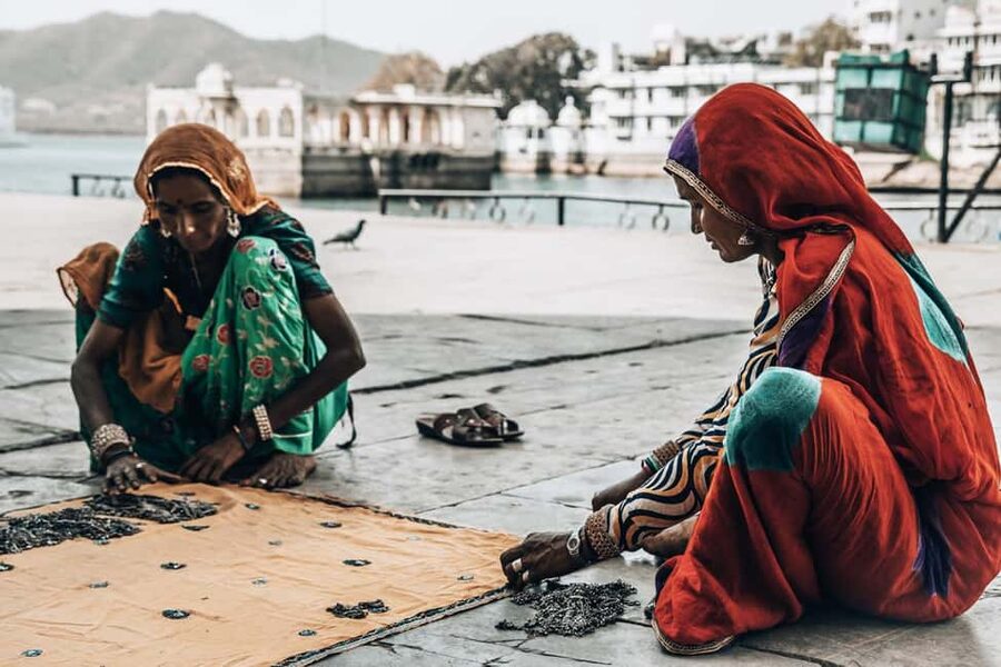 From Jaipur: Same Day Pushkar Self-Guided Day Trip - Temple Practicalities: Shoes Off, Shoulders Covered, and Moderate Walking
