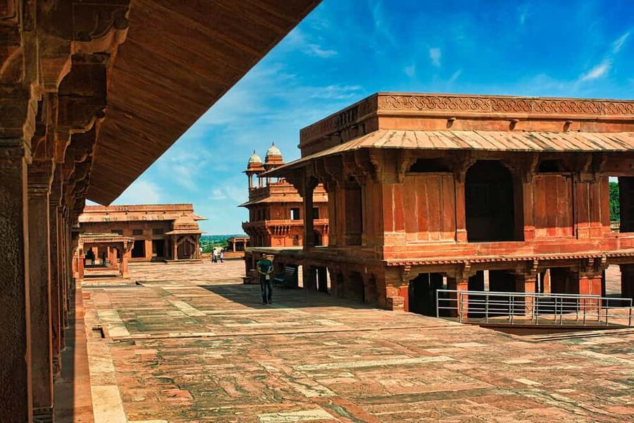 From Jaipur: Same Day Taj Mahal Tour with Fatehpur Sikri - Agra Fort, the Red Fort: 94 Acres of Power Along the Yamuna