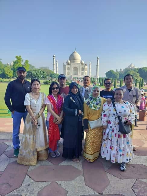 From Jaipur: Taj Mahal, Agra Fort, Baby Taj Day Trip by Car - Agra Fort in one hour: what you can realistically get