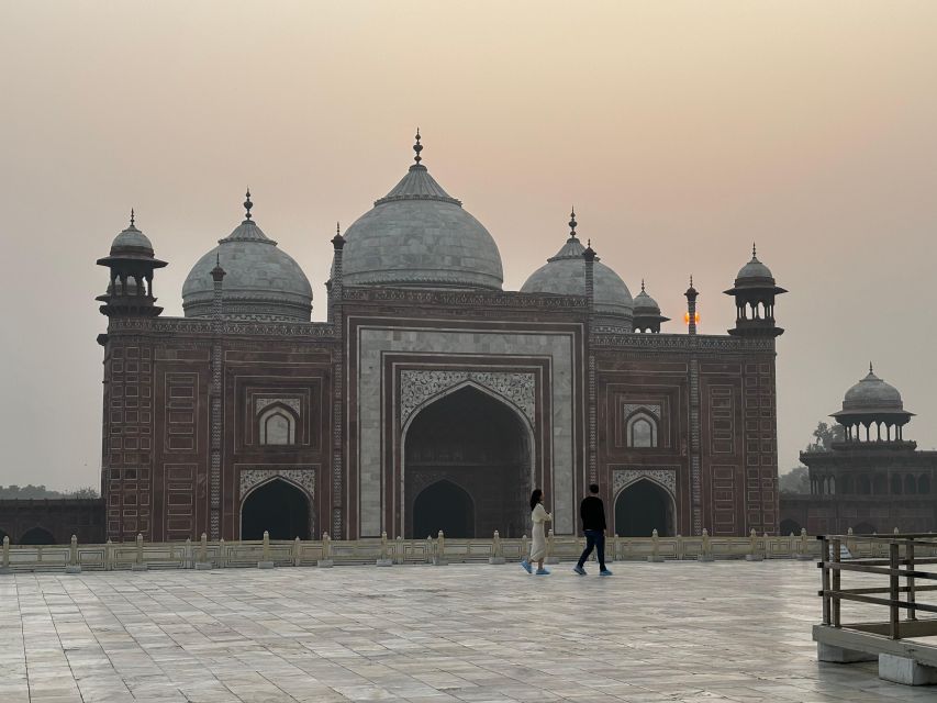 From Jaipur : Taj Mahal & Agra fort Tour and Drop Delhi - Who the guide and driver experience is built for
