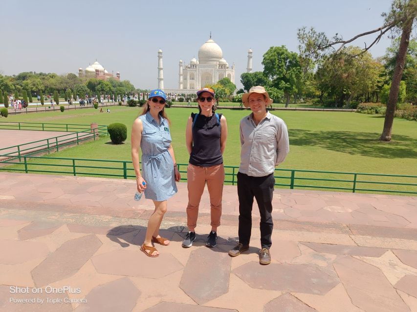 From Jaipur: Taj Mahal & Agra Private Guided Day Tour - The chauffeur and car comfort, plus one reality check