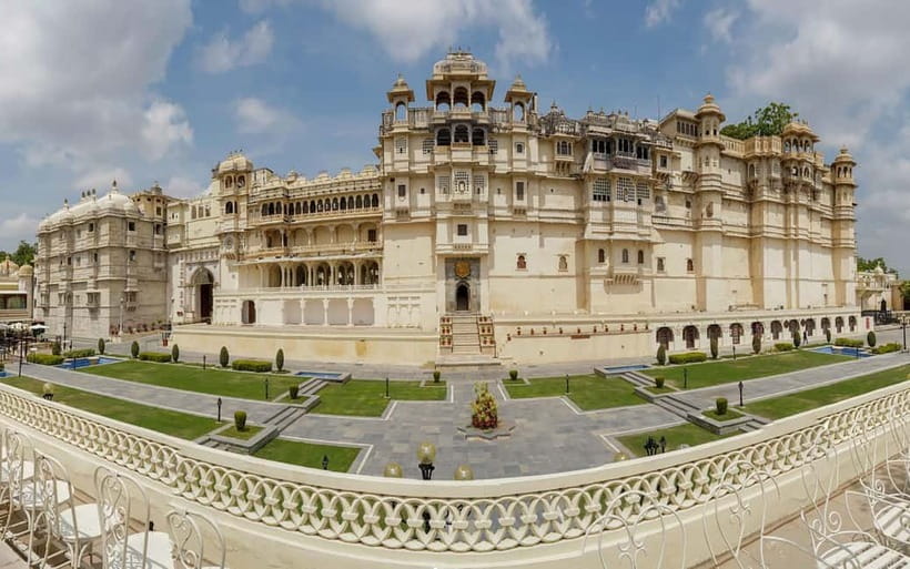 From New Delhi: Jaipur Day Trip by Train or Car - Guides and drivers: the part that gets the highest praise