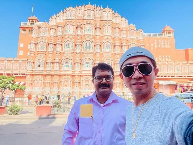 From New Delhi: Jaipur Guided City Tour with Hotel Pickup - Amber Fort: Hindu and Rajputana on a Hilltop