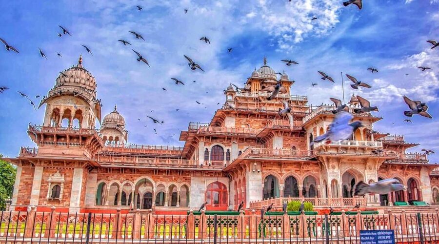 From New Delhi: Jaipur Tour by Fast Train or by Private Car - Lunch Break Timing: A Simple Slot to Reset