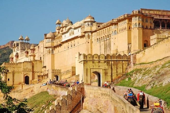 Full Day Jaipur Luxury Tuk-Tuk Tour - Royal Gaitor Tumbas: a historical finale away from the main flow