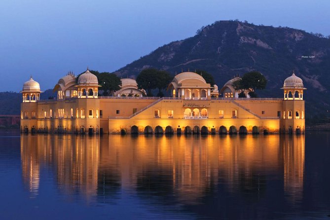 Full-Day Private City Tour of Jaipur - Royal Gaitor cenotaphs and the City Palace where power lived