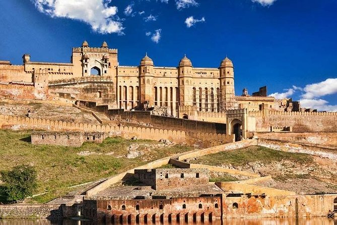 Full-Day Private Tour Heritage of Jaipur with Amber Fort - Entering Amber Fort, where the Views and Details Do the Work