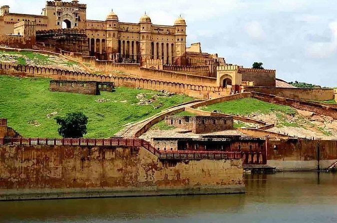 Full Day Sightseeing Jaipur Tour by Car With Guide Include Lunch - Patrika Gate at the right time for morning light and photos