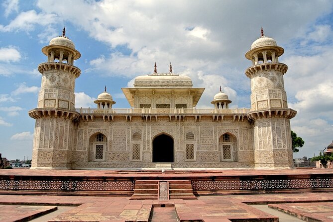 Golden Triangle & Ranthambore: 4-Day Private Tour from Delhi - Jaipur day 3 or 4: forts, lake views, palaces, and two UNESCO sites
