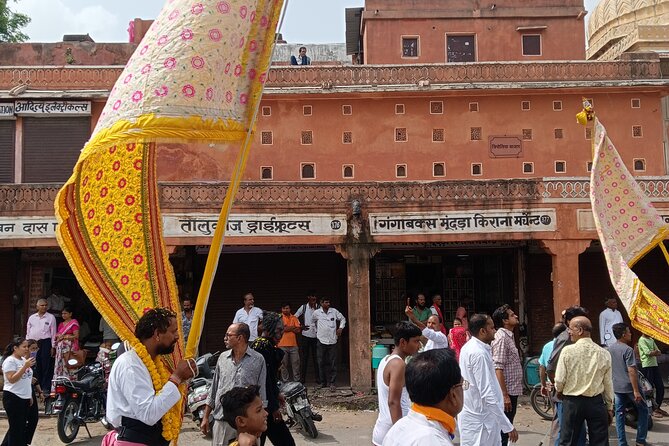 Guided Morning E-Rickshaw Ride with Food Tasting at Jaipur - What the guides add, Umesh and KumKum’s kind of energy