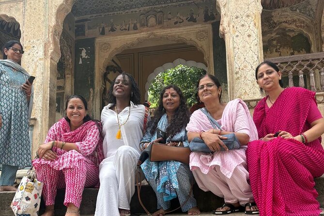 Half-Day Jaipur Heritage Tour with Monkey Temple - Getting started at Tripolia Gate, then into Jaipur’s core