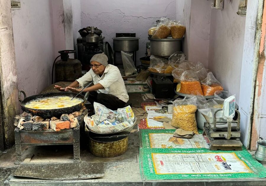 Heritage Walk & Street Food Tasting in Jaipur - Who should book this walk, and who should skip it