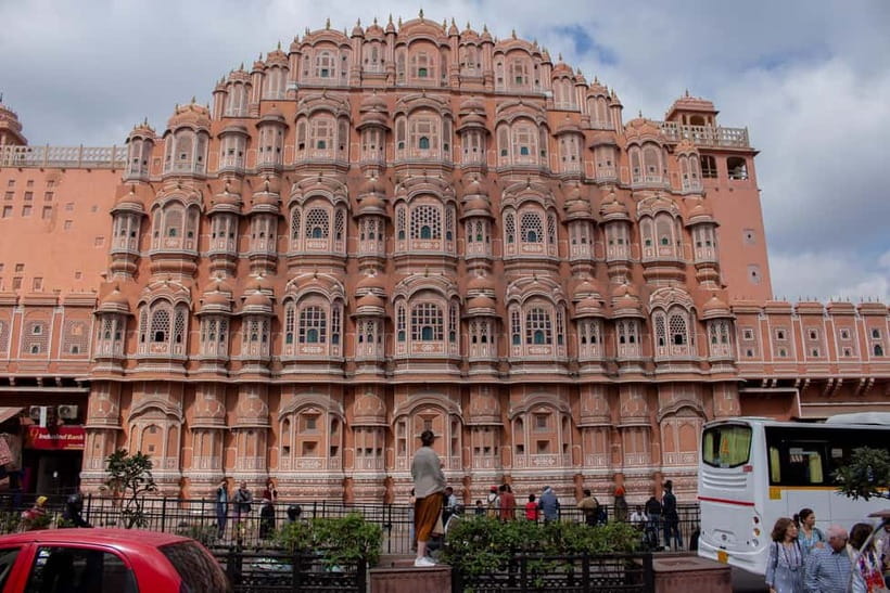 Highlights of Jaipur City on a Full Day Tour by Private Car - Amber Palace and its courtyards on the Aravali Hills