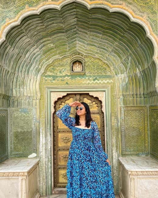 Jaipur: 2-Day City Sightseeing Tour with Cab & Guide - Day 1: Hawa Mahal to Patrika Gate, Classic Jaipur in One Direction