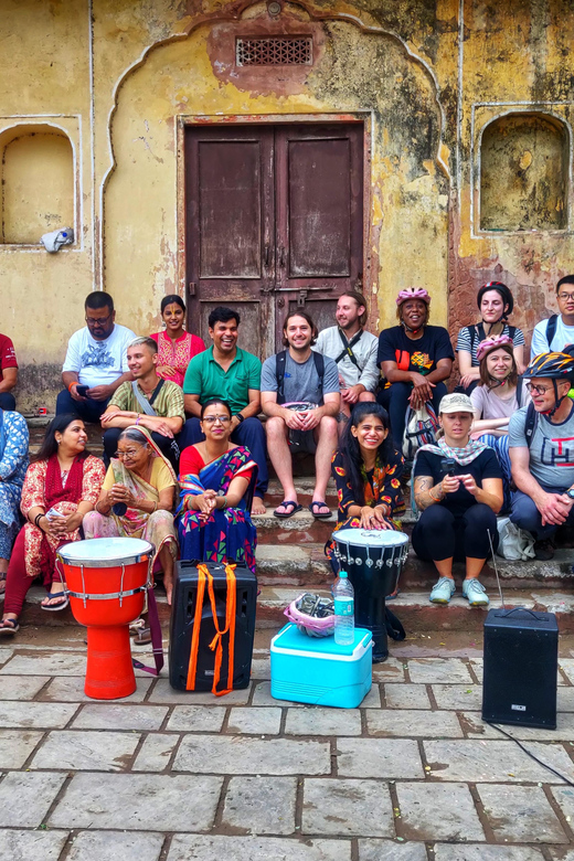 Jaipur: 3-Hour Morning Bike Tour of Jaipur Old City - Hawa Mahal photo time at the right light