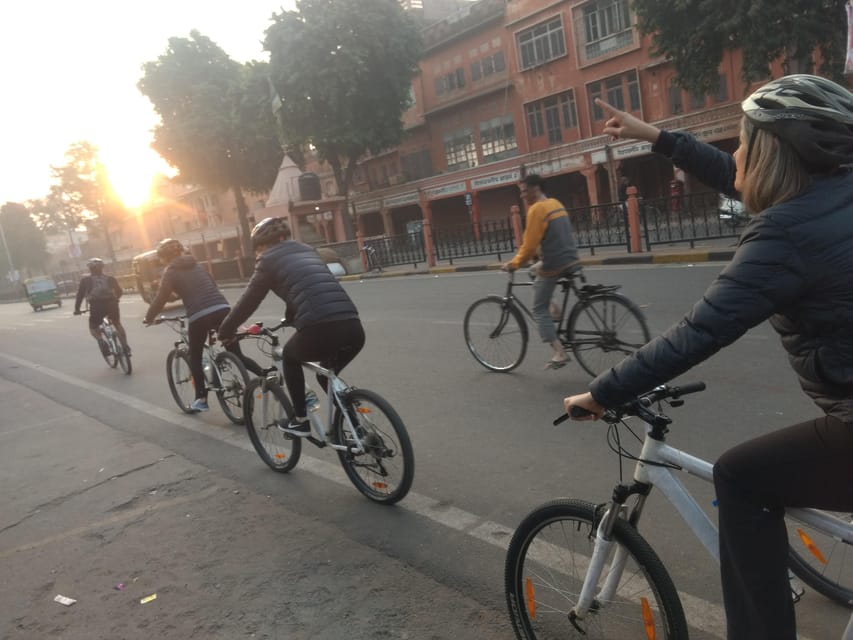 Jaipur: 3-Hour Morning Bike Tour of Jaipur Old City - Temple ceremony at Govind Dev Ji, bells, and big devotional energy