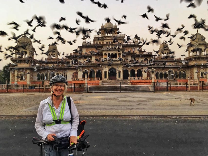 Jaipur: 3-Hour Morning Bike Tour of Jaipur Old City - Markets, cows, and the color of Jaipur’s trade mornings
