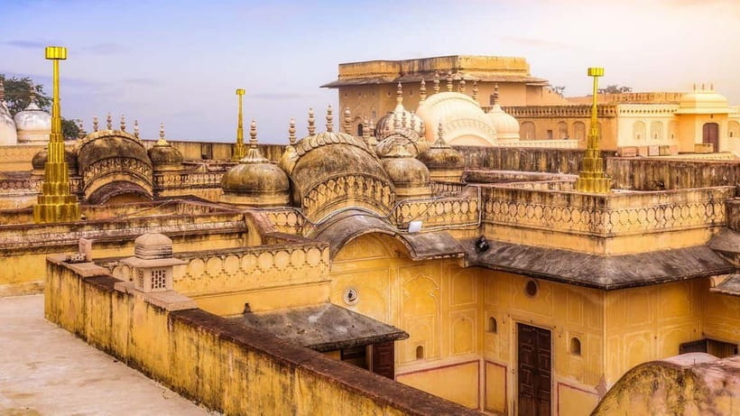 Jaipur: 4 Hours Nahargarh and Jaigarh Forts Tuk-Tuk Tour - Nahargarh Fort: views, walking, and an 18th-century hilltop setting
